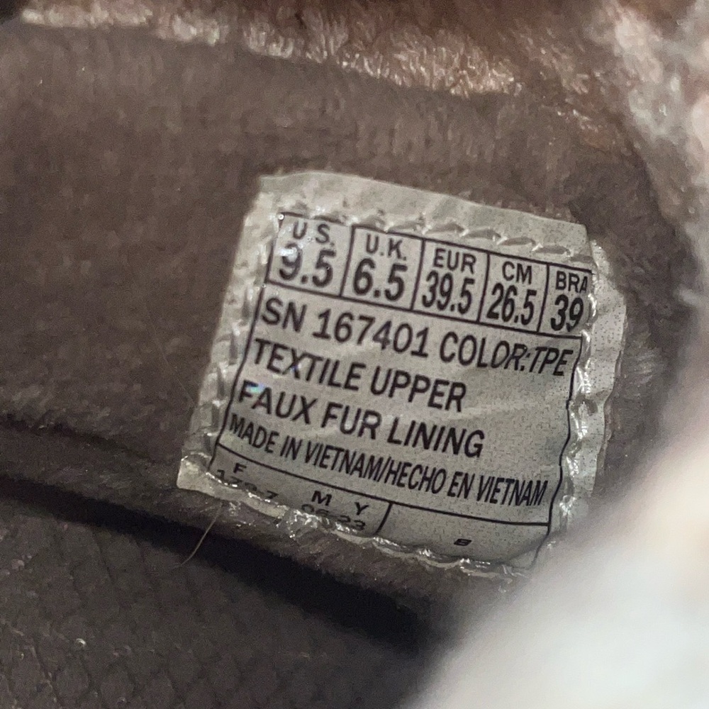 Skechers Relaxed Fit: Easy Going - Cozy Weather Pull-On Ankle Boots,
9.5 - Picture 8 of 12